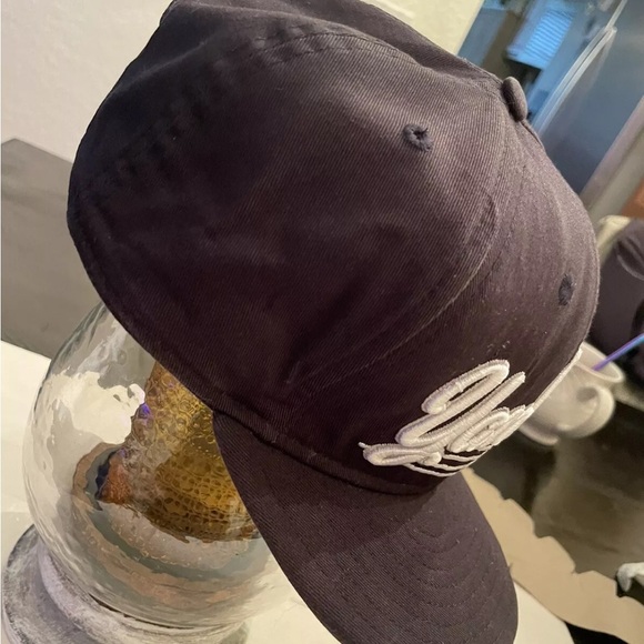 New York Yankees Fitted Cap New Era In Excellent Condition - Picture 2 of 9